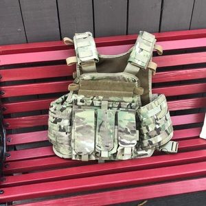 Plate carrier vest